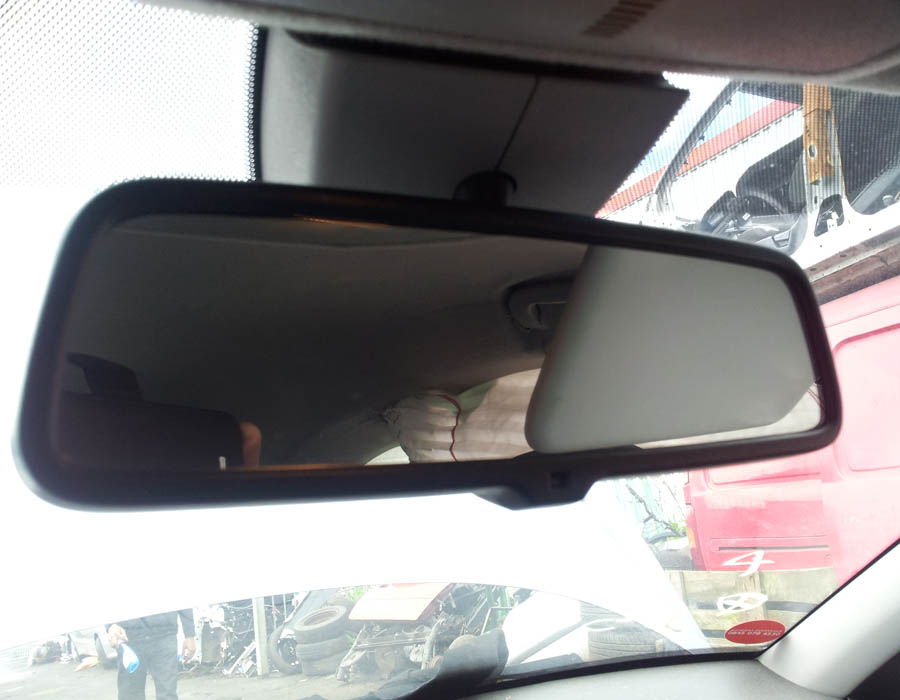 Vauxhall Corsa Design rear-view-mirror